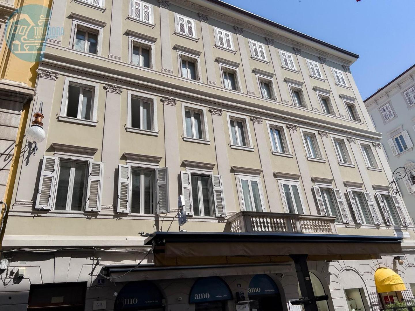 Cassa Di Risparmio 11 Tirabora Short Rent Триест Екстериор снимка