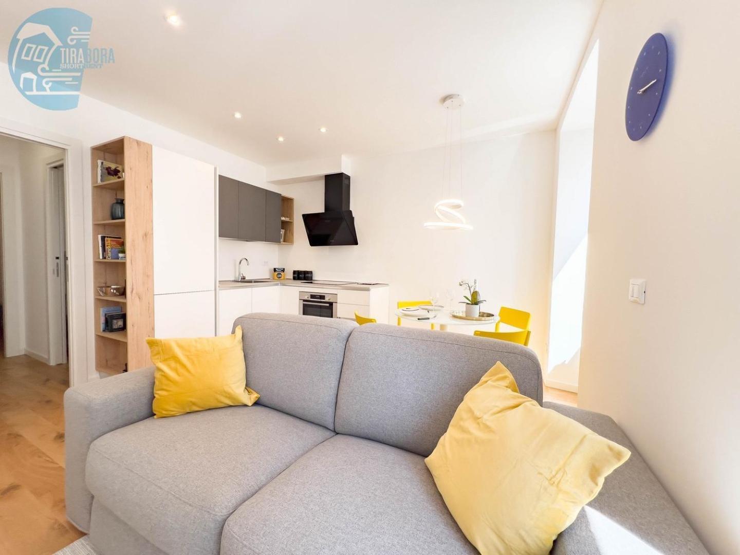 Cassa Di Risparmio 11 Tirabora Short Rent Триест Екстериор снимка