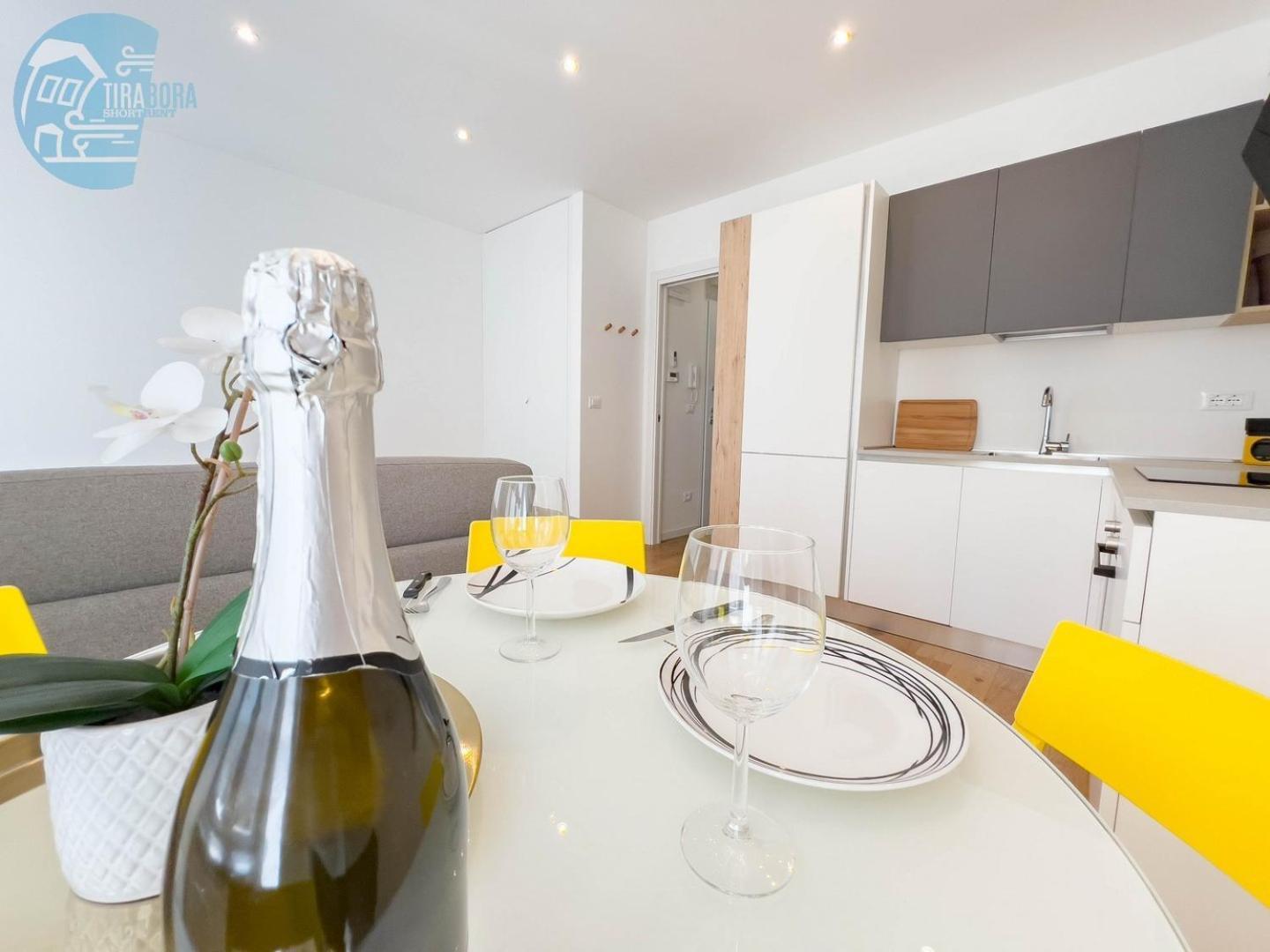 Cassa Di Risparmio 11 Tirabora Short Rent Триест Екстериор снимка